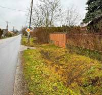 A street with a fence and greenery in Pribeta, suitable for plots - housing.