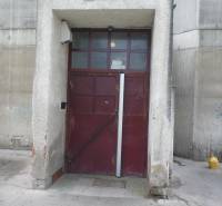 Entrance to the building at Stavbárska Street 34-36 in Bratislava - Vrakuňa, Studio Apartment.