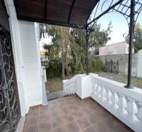 A balcony at the building on Vajanského Street in Prešov with a view of the garden.