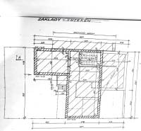 Basement floor plan of a family house, showing the dimensions and layout of the rooms.