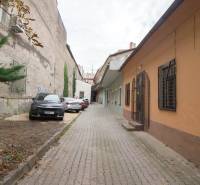 Courtyard with a parking area on Kováčska Street in Košice – Staré Mesto district.