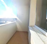 Balcony of a 4-room apartment on Hornadská Street in Bratislava - Medzi jarkami.