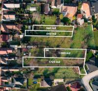 Aerial view of residential plots of various sizes in Vlčkovce.