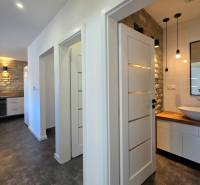 pohľad do kúpeľne