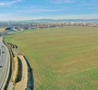Plots - housing on Ráztočná Street in Bratislava - Vrakuňa with a view of nature.