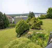 Detail na záhradu pri vile