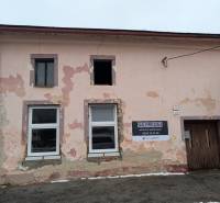 Family house on Remeselnícka Street in Ľubica with worn-out plaster for sale.