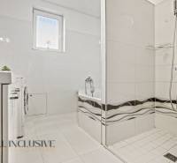 17 - 2025-11-11T110701.593.jpg