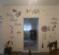 Samozrejme, rád vám pomôžem. Prosím, poskytnite text, ktorý chcete preložiť do angličtiny.