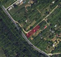 Aerial map in Hlohovec with visible plots and roads. Ideal for cottage construction.