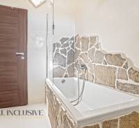 15 - 2025-11-10T113048.616.jpg