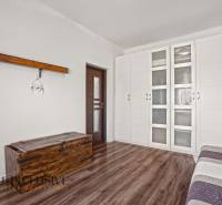 4 - 2025-11-10T112834.593.jpg