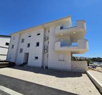 Recreational apartment in Povljana with balconies, parking, and views of the surrounding countryside.