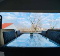 A family house with a terrace and a table with a view in Grbi in the town of Nin.