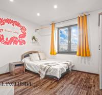 11 - 2025-10-07T112342.875.jpg