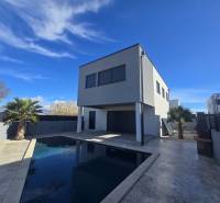 Villa on Zukve Street in Vrsi, with a pool and modern architectural lines.