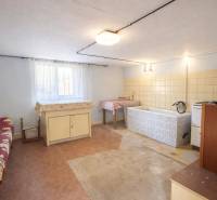 Sure, please provide the text you want translated into English.