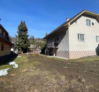 A family house in Terchová with a spacious yard, offering views of nature everywhere.