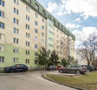 Bytový dom s parkoviskom na Súmračnej ulici v Bratislave - Ružinove.