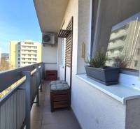 The balcony of a 2-room apartment on Bratislavská Street in Piešťany with a view of the surroundings.