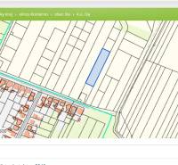 A map of plots in the village of Iža designated for housing, highlighted parcel.