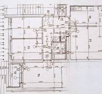 Floor plan of a 4-room apartment with room details and dimensions.