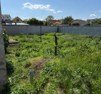 Kuzmanyho ul. Levice RD - stavbený pozemok  (3).jpg