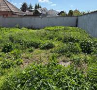 Kuzmanyho ul. Levice RD - stavbený pozemok  (7).jpg