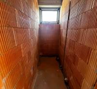 I'm sorry, I need the text you want to translate into English.