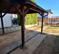 Shelter with paving and a view of Nitrianska Street, Nitra, near a 3-room apartment.