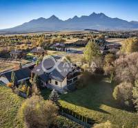 A family house in Veľká Lomnica surrounded by nature, with the Tatra Mountains in the background.