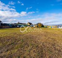 Plots - housing in Spišské Tomášovce with a view of the surrounding nature and family houses.