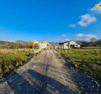 Residential building plots in Markušovce with rural development and meadows.