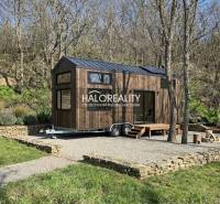 Tiny house on recreational land in Zalaba, surrounded by nature and trees.