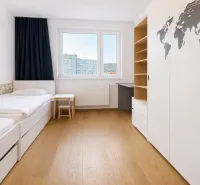 Bernolákova 7896, Bratislava-Staré Mesto_detská izba.jpg