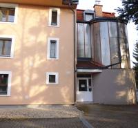 The facade of the apartment building on Veselá Street in Prešov shows several windows.