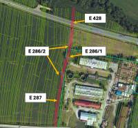 Cadastral map of agricultural and forest lands in Veľká Čausa with highlighted parcels.