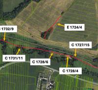 Aerial photograph of agricultural and forest lands in Veľká Čausa with parcel numbers.
