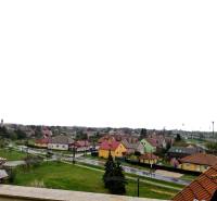 View from a 3-room apartment on Bem apo utca in the town of Rajka, surrounding houses.