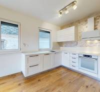 Predaj  3i modernej novostavby RD s tep. čerpadlom, garážou, terasou v obci Malé Leváre pri Malackách