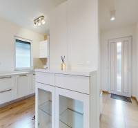 Predaj  3i modernej novostavby RD s tep. čerpadlom, garážou, terasou v obci Malé Leváre pri Malackách