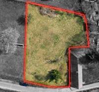 Aerial photograph of a plot on Budovateľská Street in Marianka suitable for living.