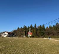 Land for residential use in Kunerad on Borie Street with greenery and houses.