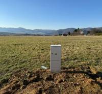 Plots - housing on Borie Street in Kunerad with a view of the mountains.