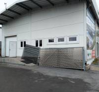Commercial premises building on Kamenna Street in Žilina, suitable for warehouses.