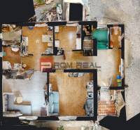 The floor plan of the family house shows rooms with wood-patterned flooring and furniture.