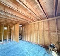 Cottage construction with a wooden ceiling and gravel floor in Horná Mariková.
