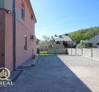 Family house with a garage on Boskovičova Street, Bratislava - Nové Mesto, in a quiet environment.