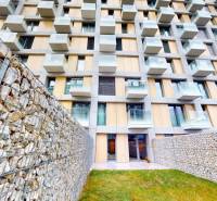 RentHub-I-Bottova-I-Metroplis-I-S-predzahradkou-12172025_154018.jpg