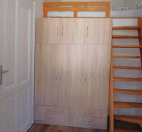 Predaj. 2i byt, Mariánska , Staré mesto, Bratislava, spálňa a pracovňa.jpg